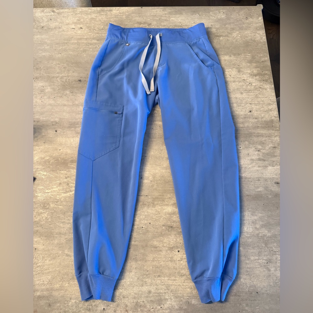 Women’s Fig Scrub Bottoms.